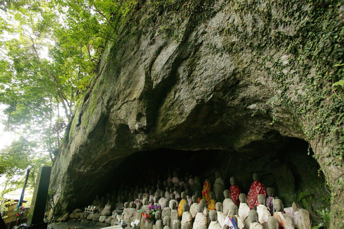 行基的三佛体摩崖佛及五百罗汉 / Gyoki's Three Buddha Figures and Five Hundred Arhats ...