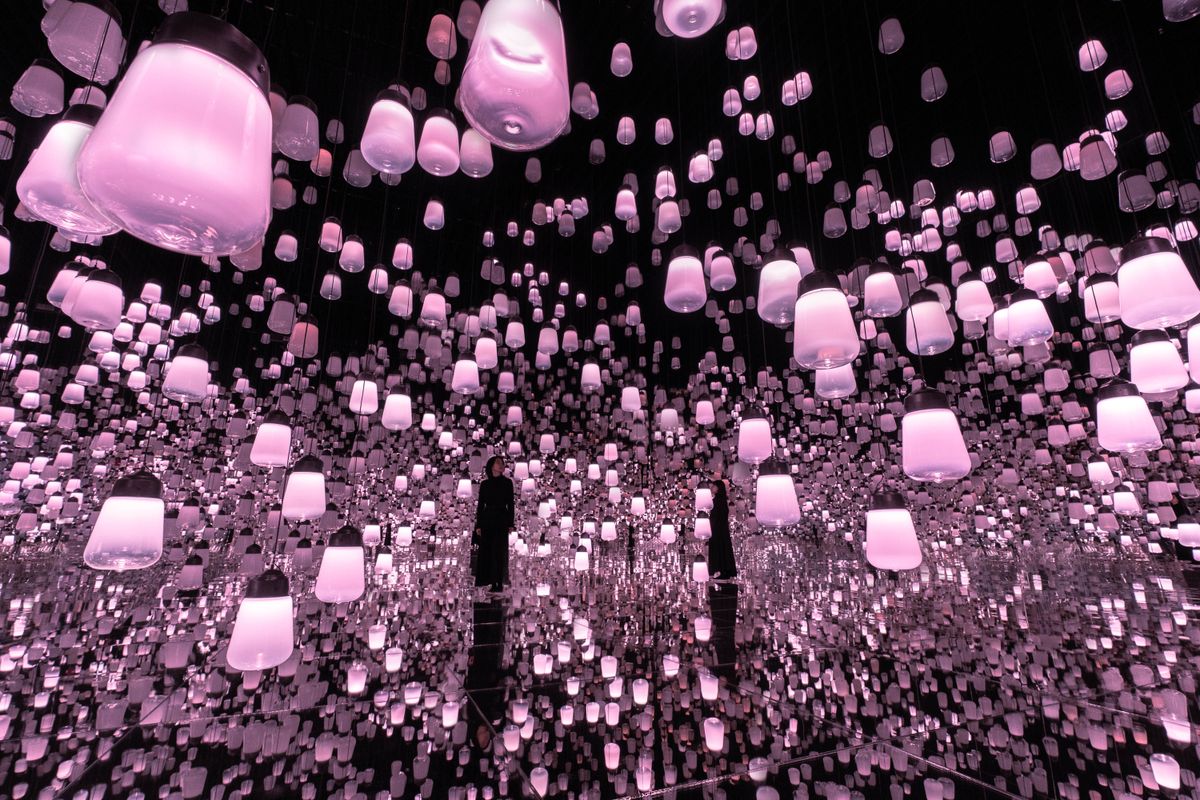 Forest of Resonating Lamps: One Stroke - Cherry Blossoms | teamLab
