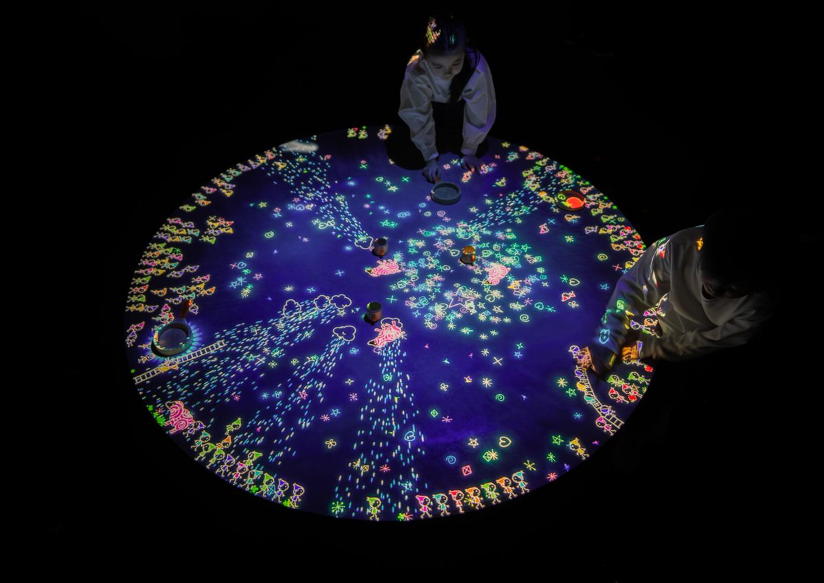 A Table where Little People Live | teamLab