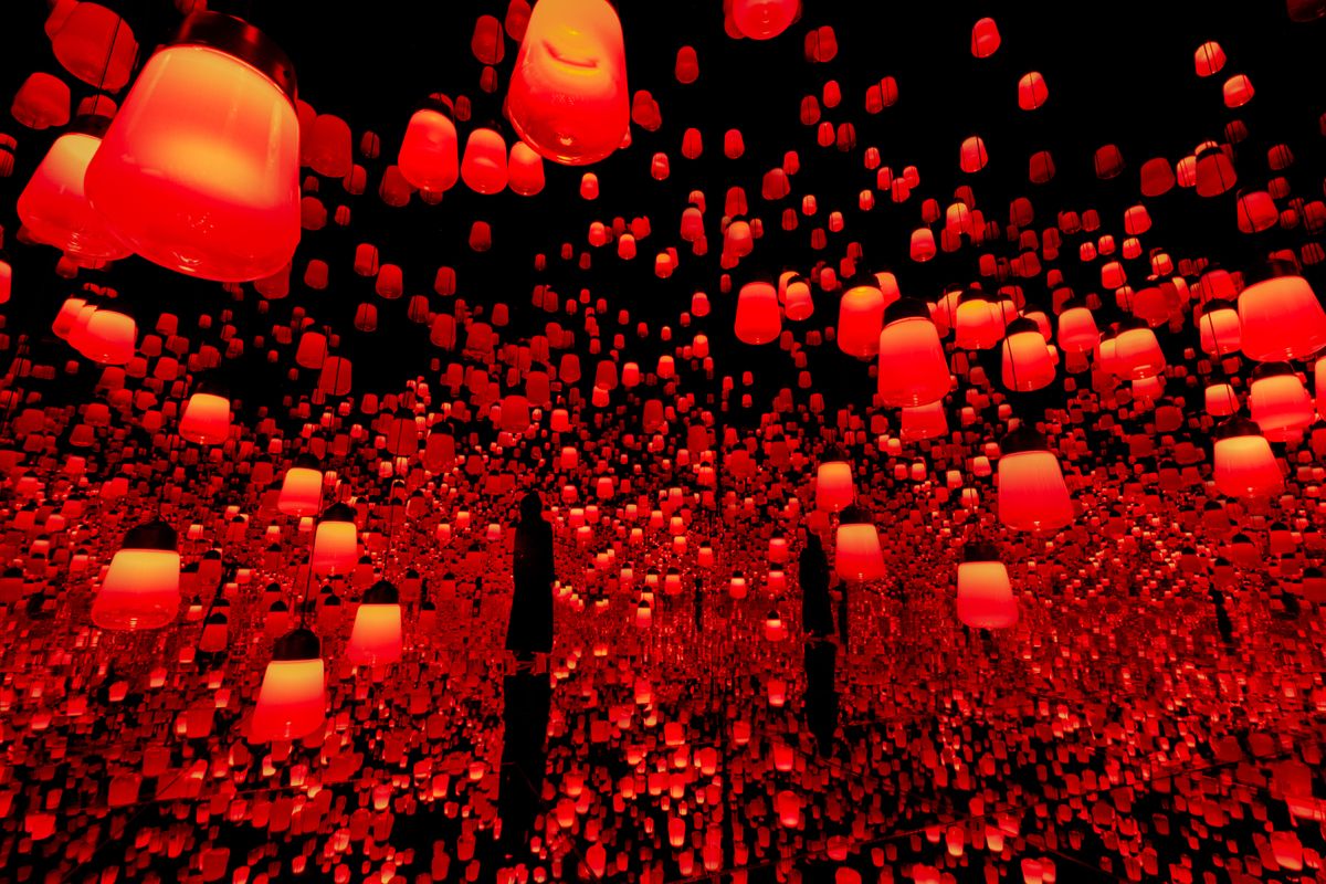 Forest of Resonating Lamps: One Stroke - Flame | teamLab