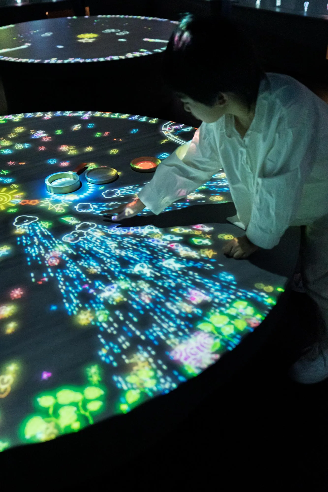 A Table where Little People Live | teamLab