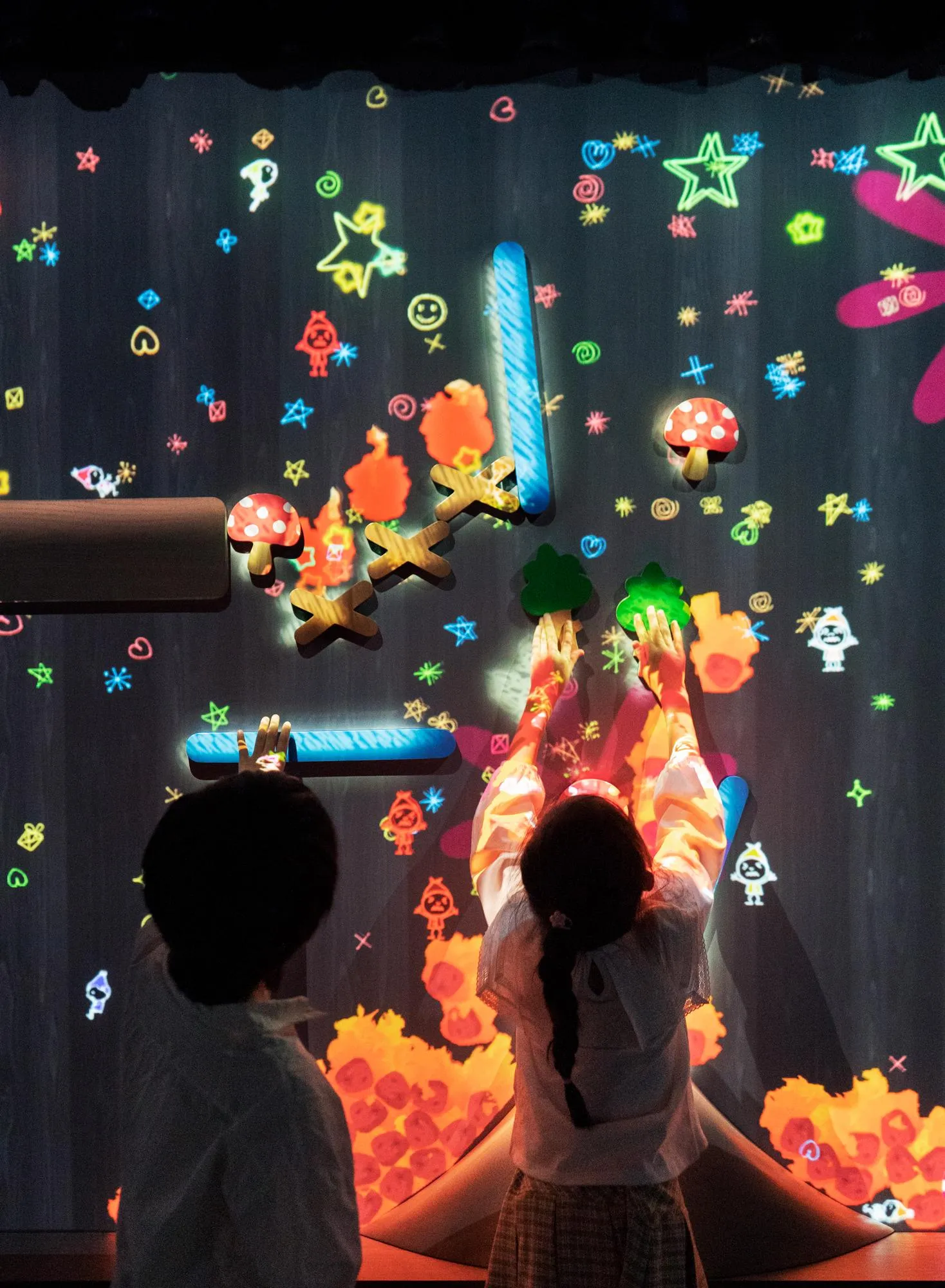 A Musical Wall where Little People Live | teamLab
