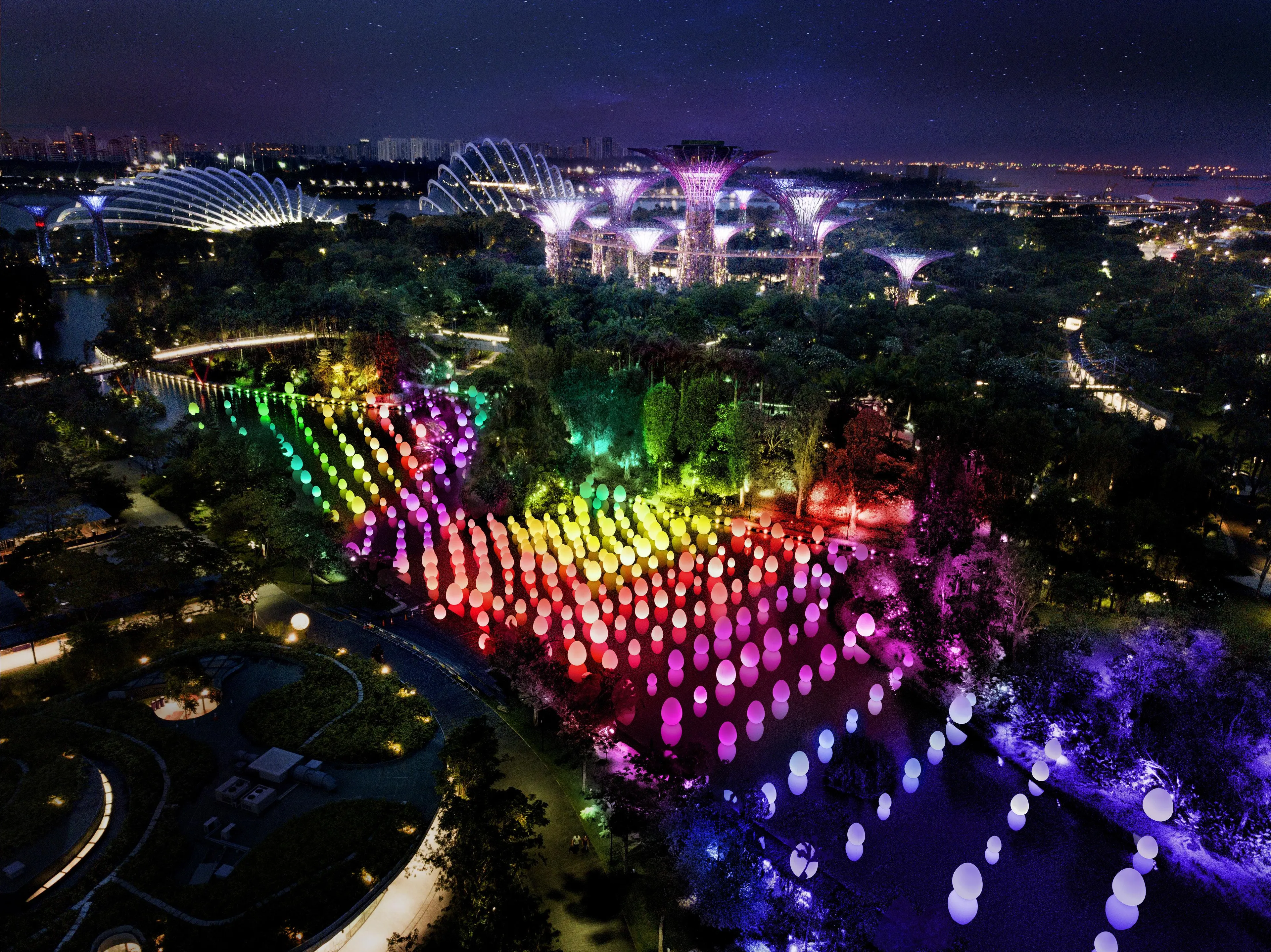 Resonating Forest and Sculpture | teamLab