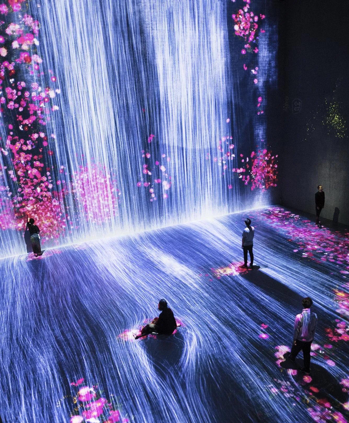 Universe of Water Particles on Au-delà des limites | teamLab