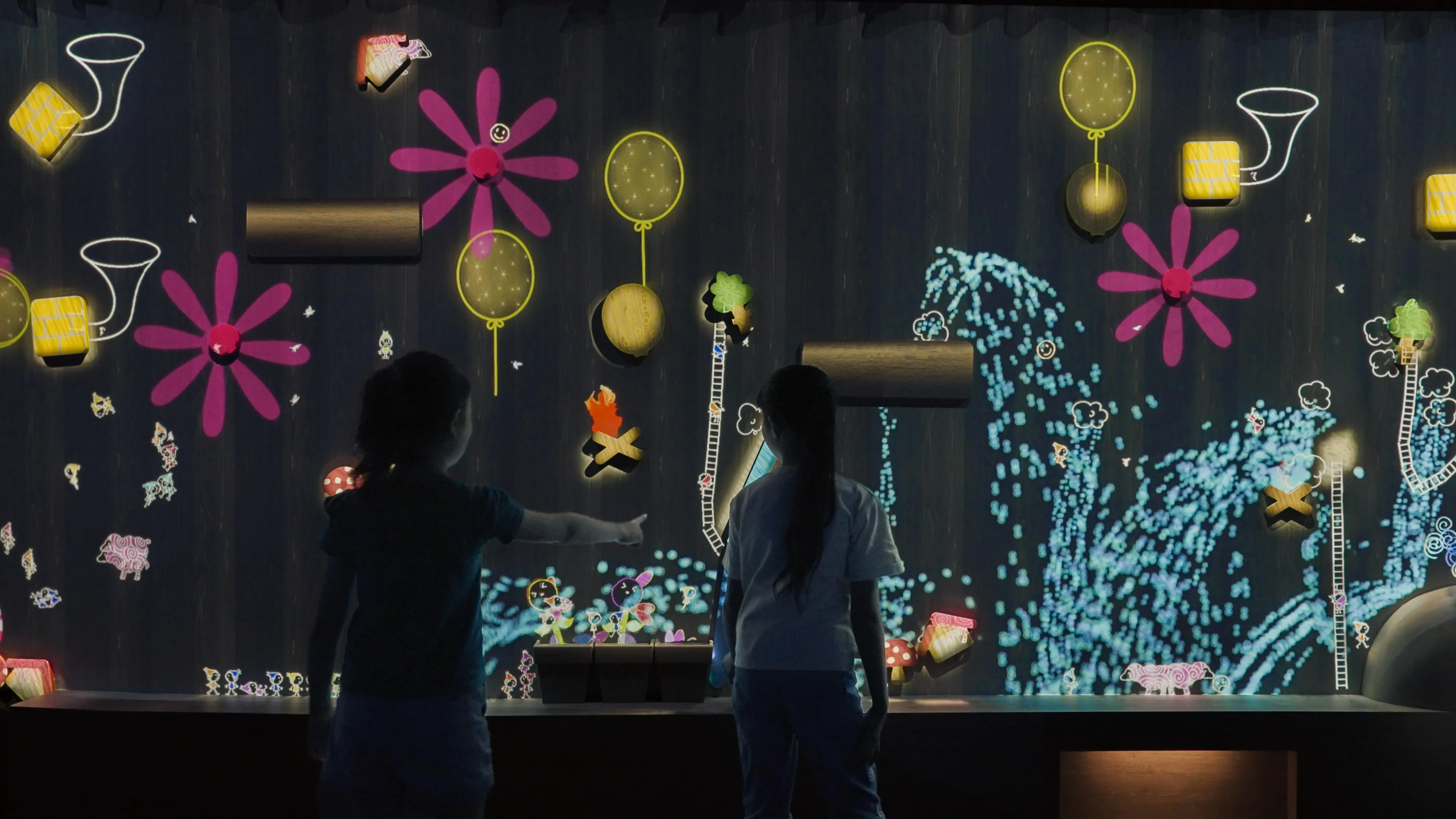 A Musical Wall where Little People Live | teamLab