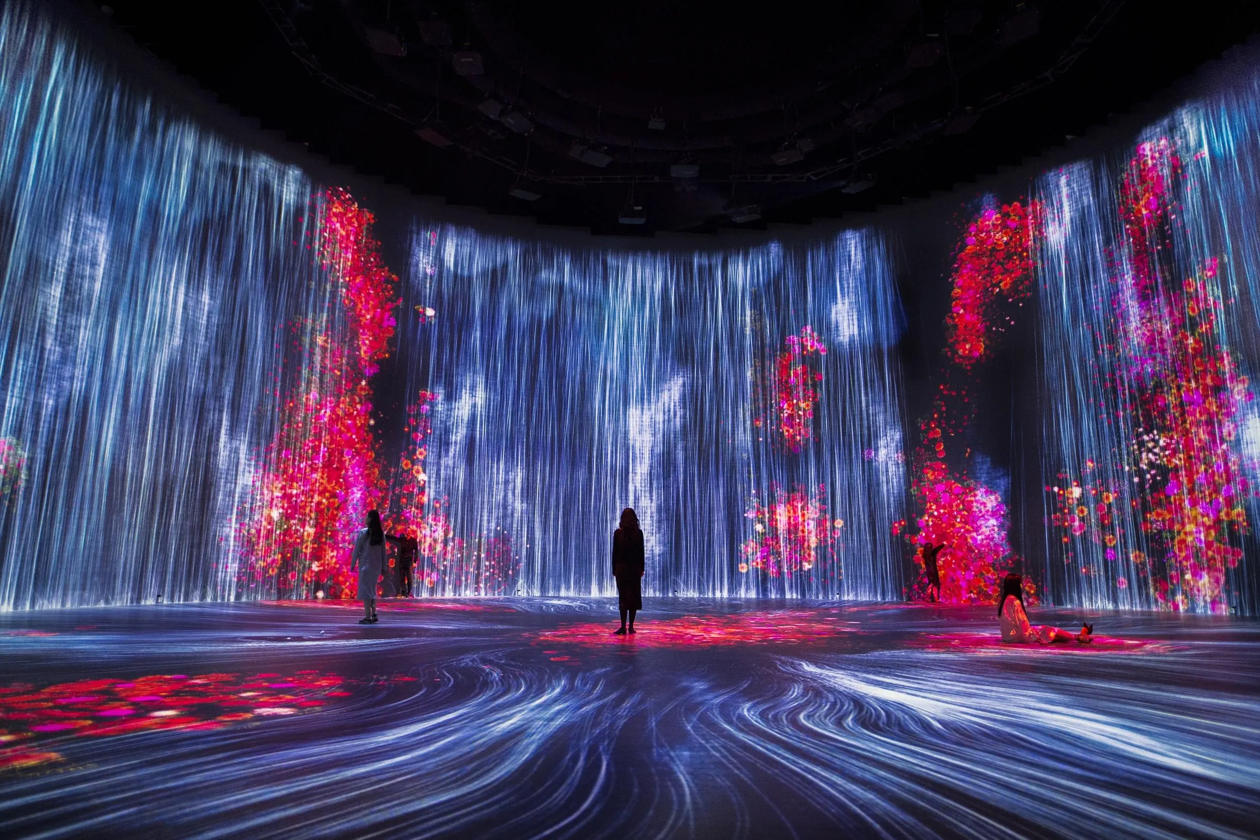 油罐中的水粒子世界, 消除作品的边界 / Universe of Water Particles in the Tank ...