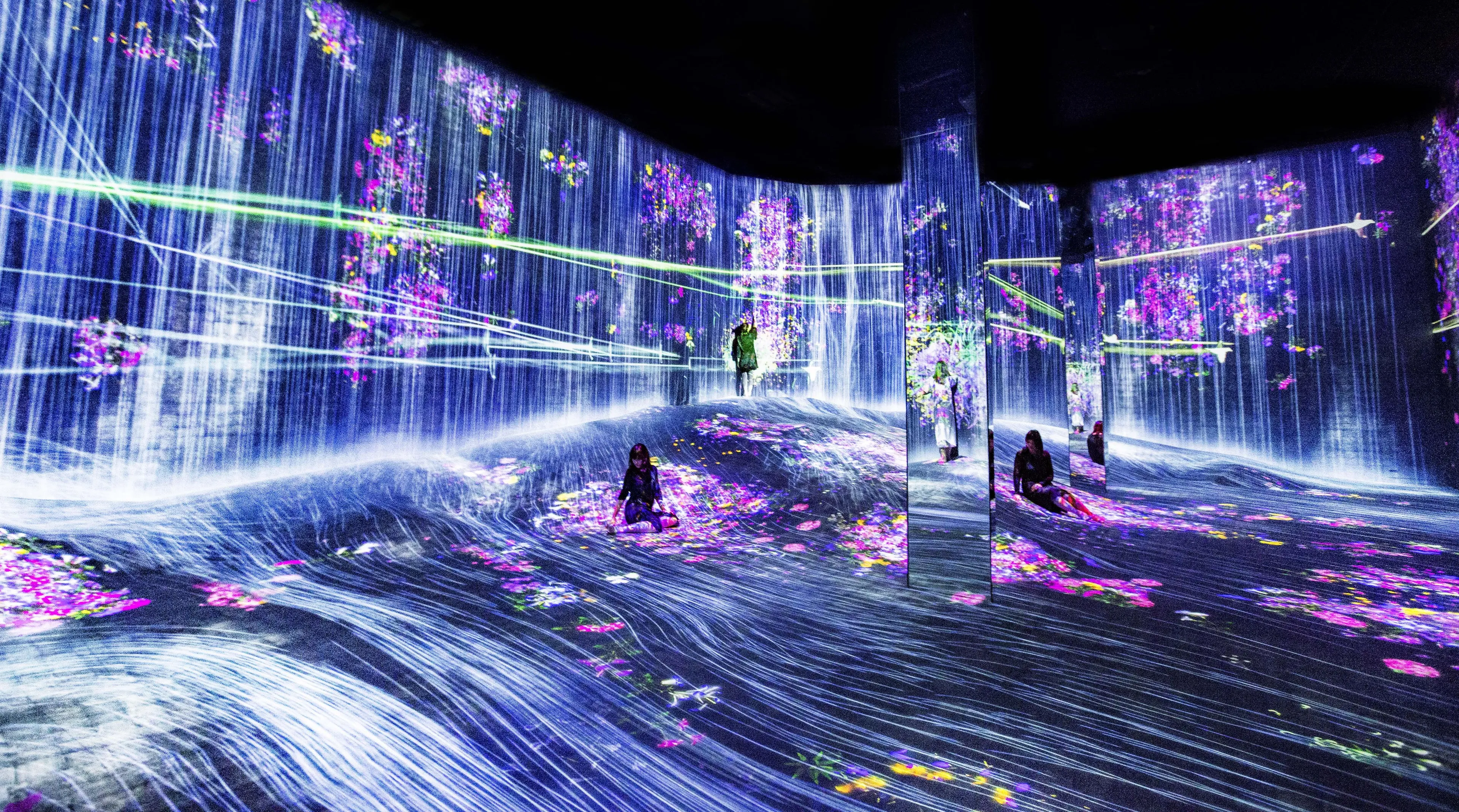 在人們聚集的岩丘上，注入水粒子的世界 / Universe of Water Particles on a Rock Hill where ...
