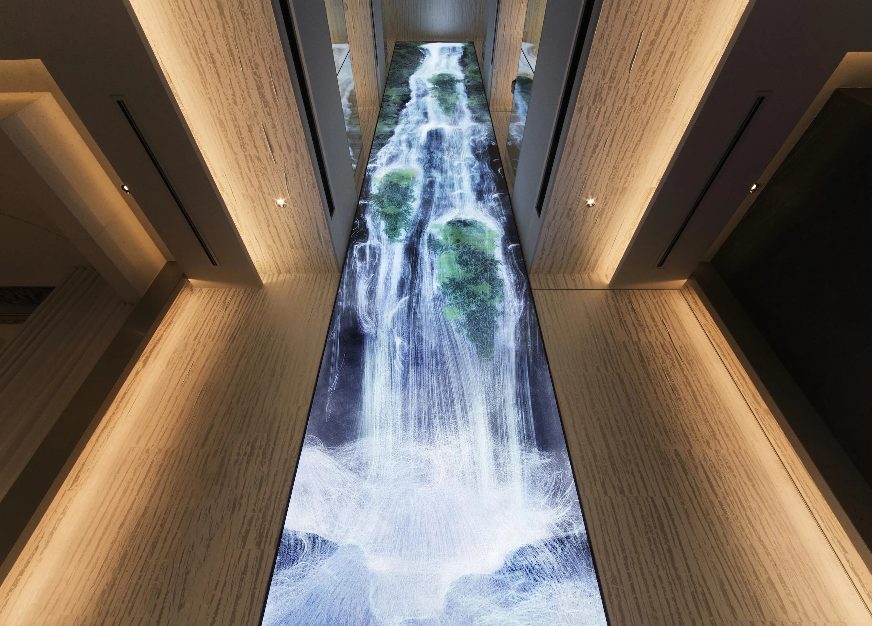 Universe of Water Particles on the Living Wall - Gold | teamLab